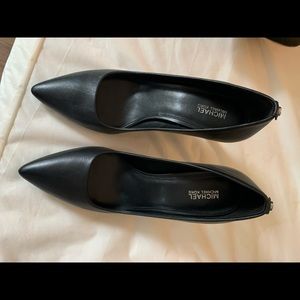 Michael Kors black pumps